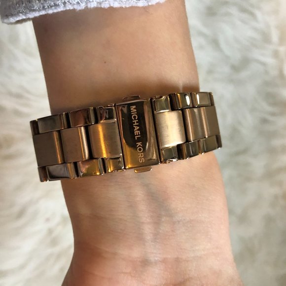 Michael Kors Watch w/extra links and original box main image 6